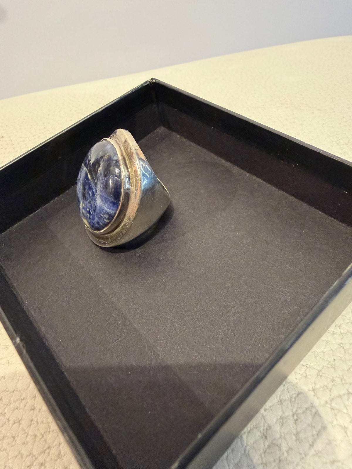 Outra · Anel com pedra em prata