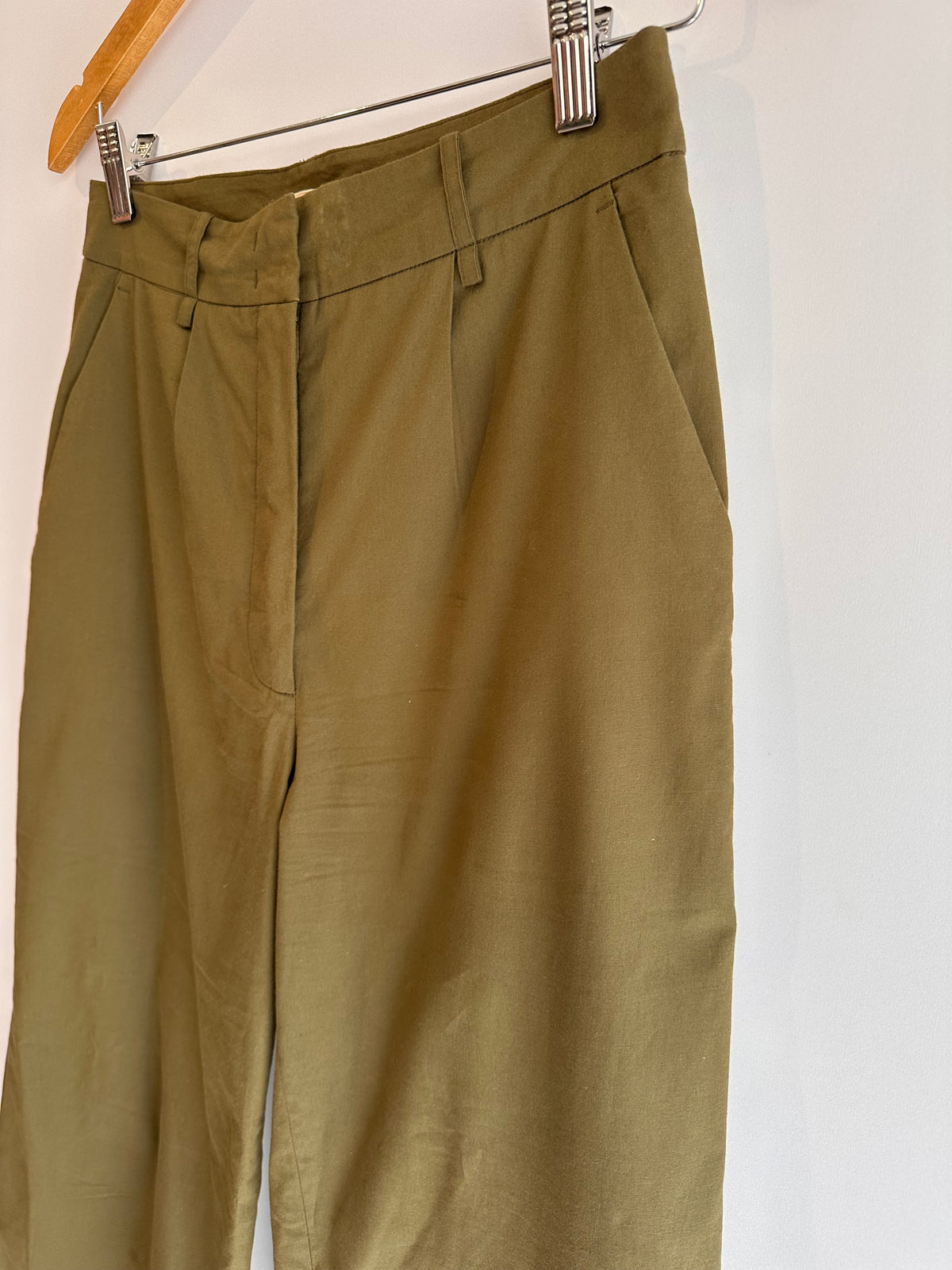 Nv · Calça social – verde escuro – Tam. PP