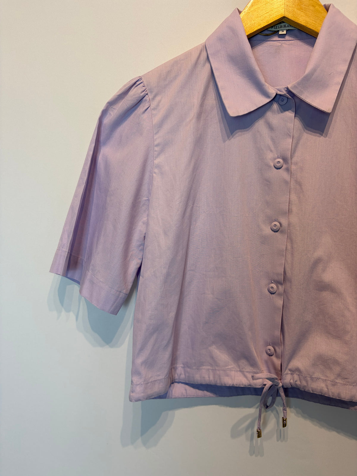 Le Lis Blanc · Camisa curta com amarração