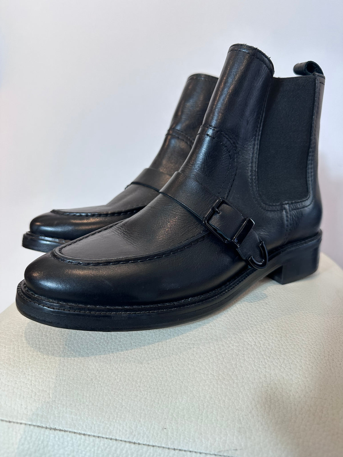 Paula Torres · Bota cano curto 37 – preta