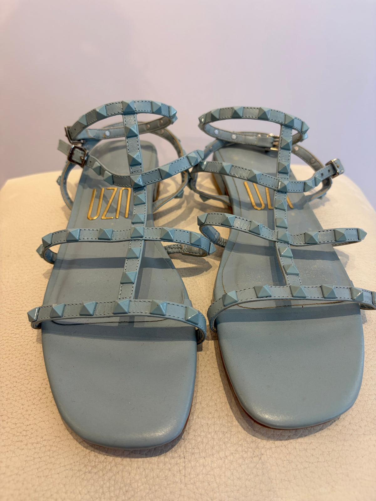 Uza · Sandália estilo Valentino 35 – azul claro