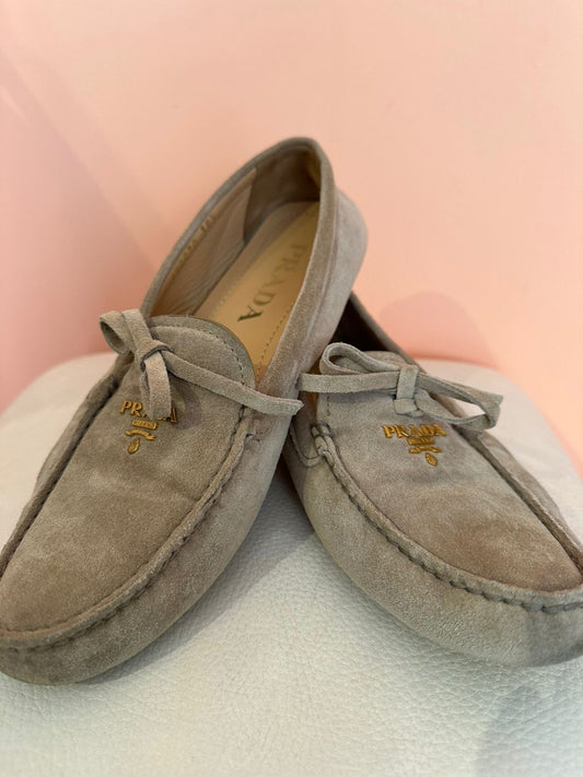 Prada · Mocassim camurça 37