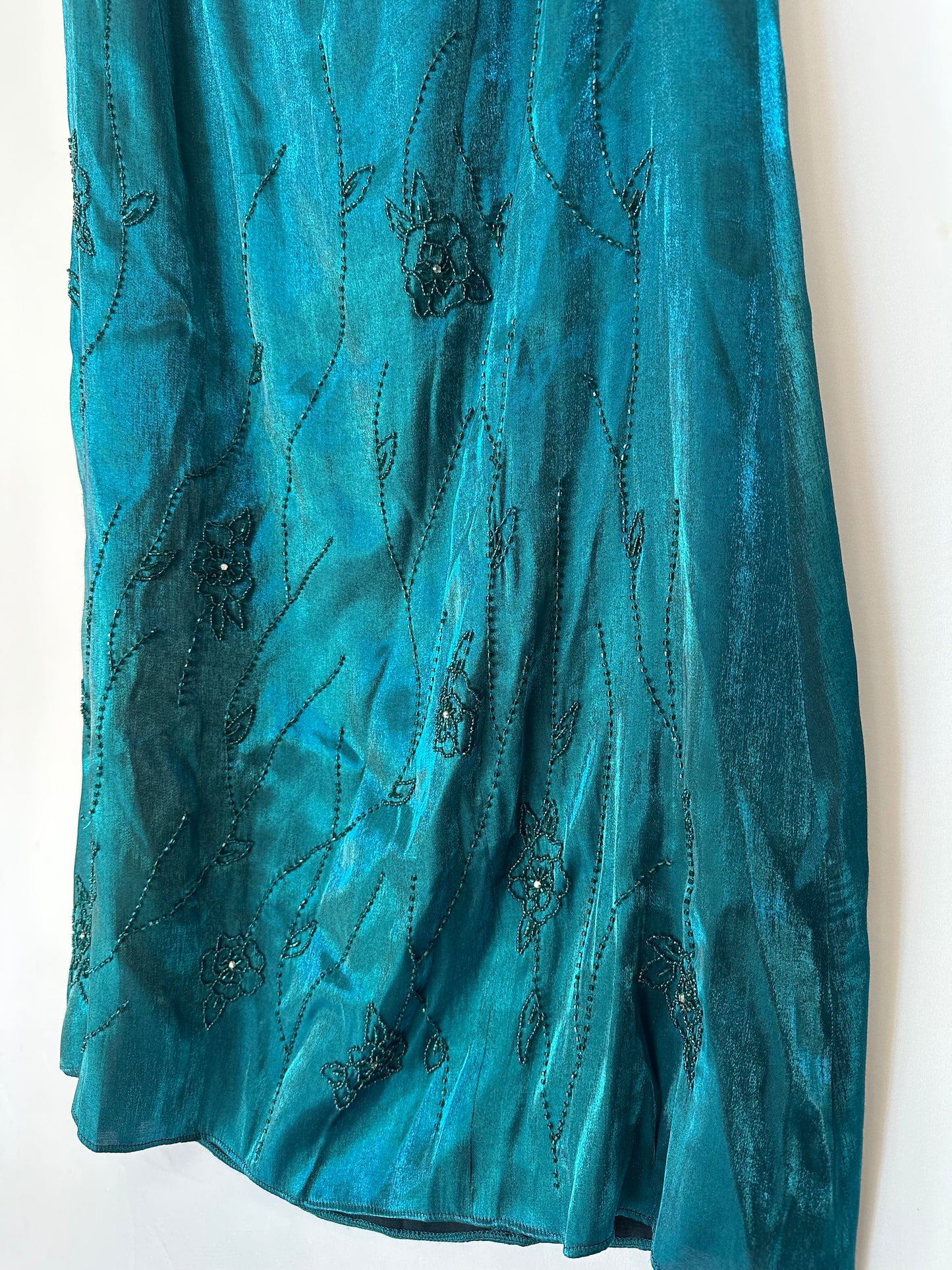 Outra · Vestido de festa tomara que caia bordado. Marca Gorgeous
