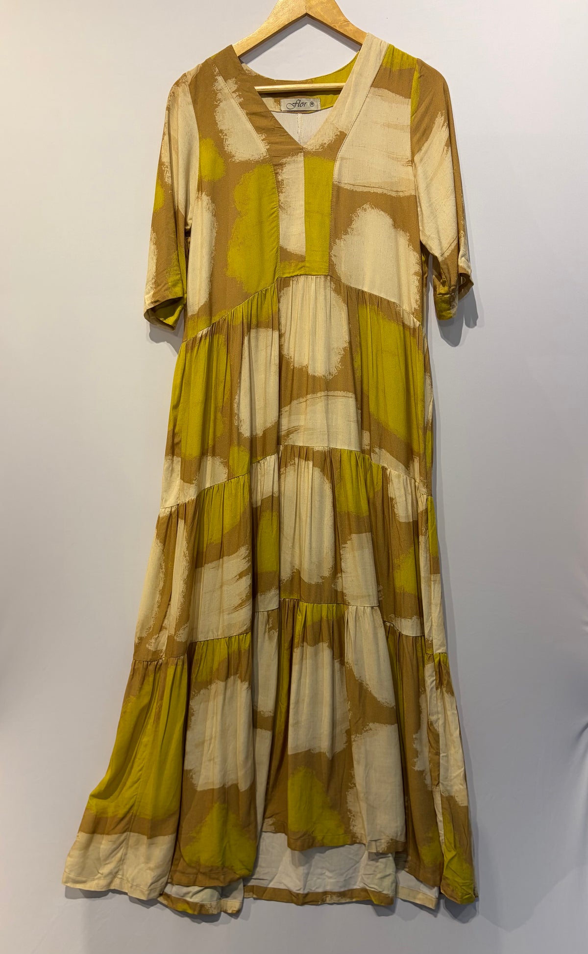 Outra · Vestido longo de manga curta flor