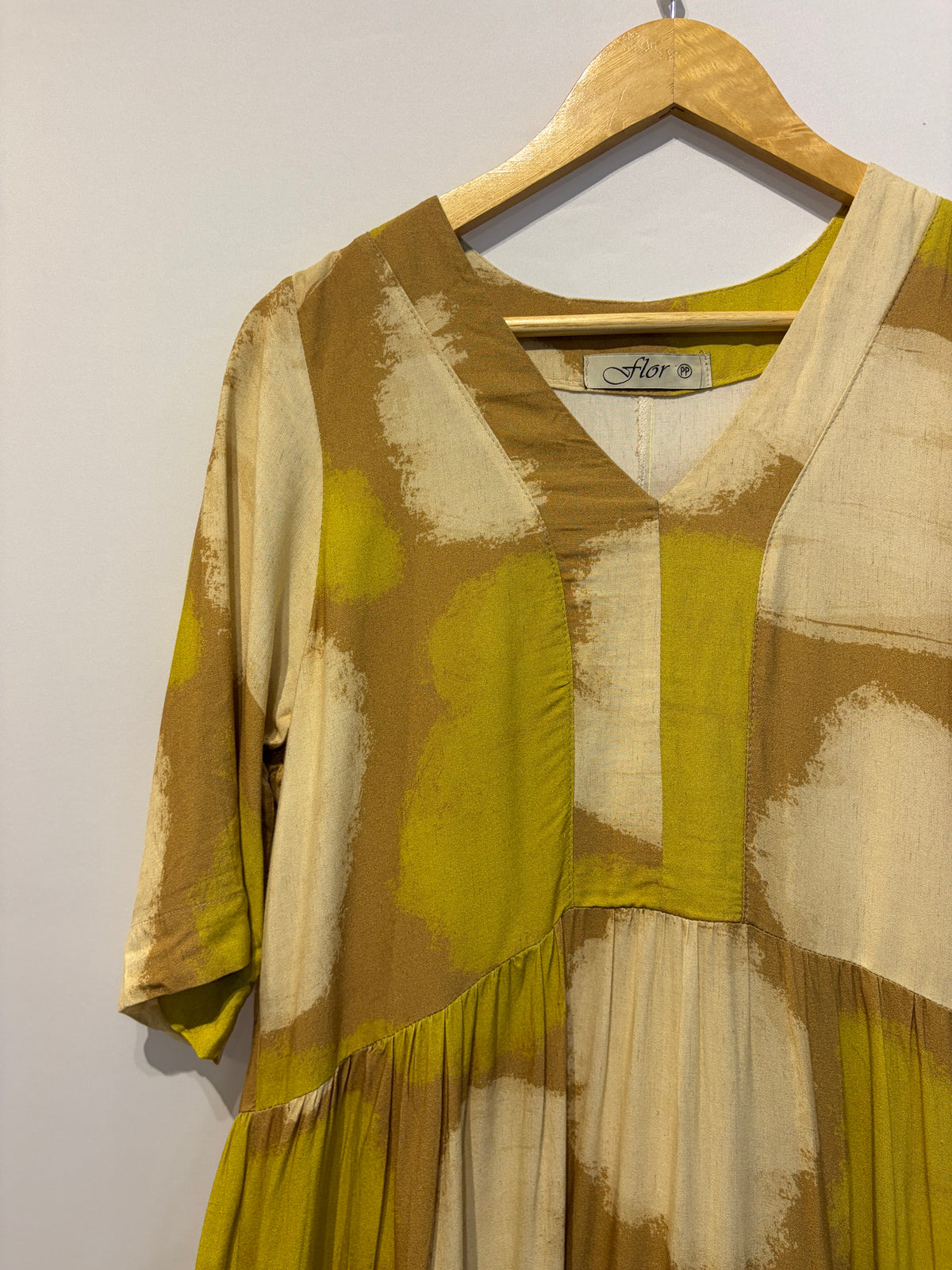 Outra · Vestido longo de manga curta flor